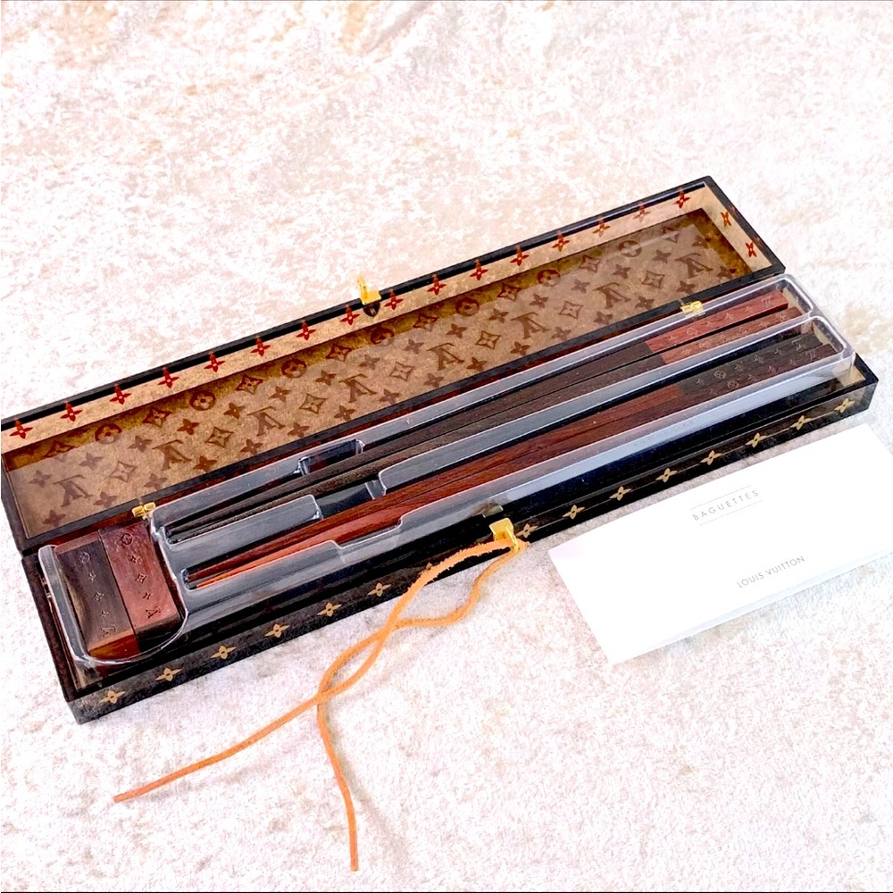 LOUIS VUITTON Chopsticks 25th Anniversary Limited Monogram Wood VIP Gift w/ Case
